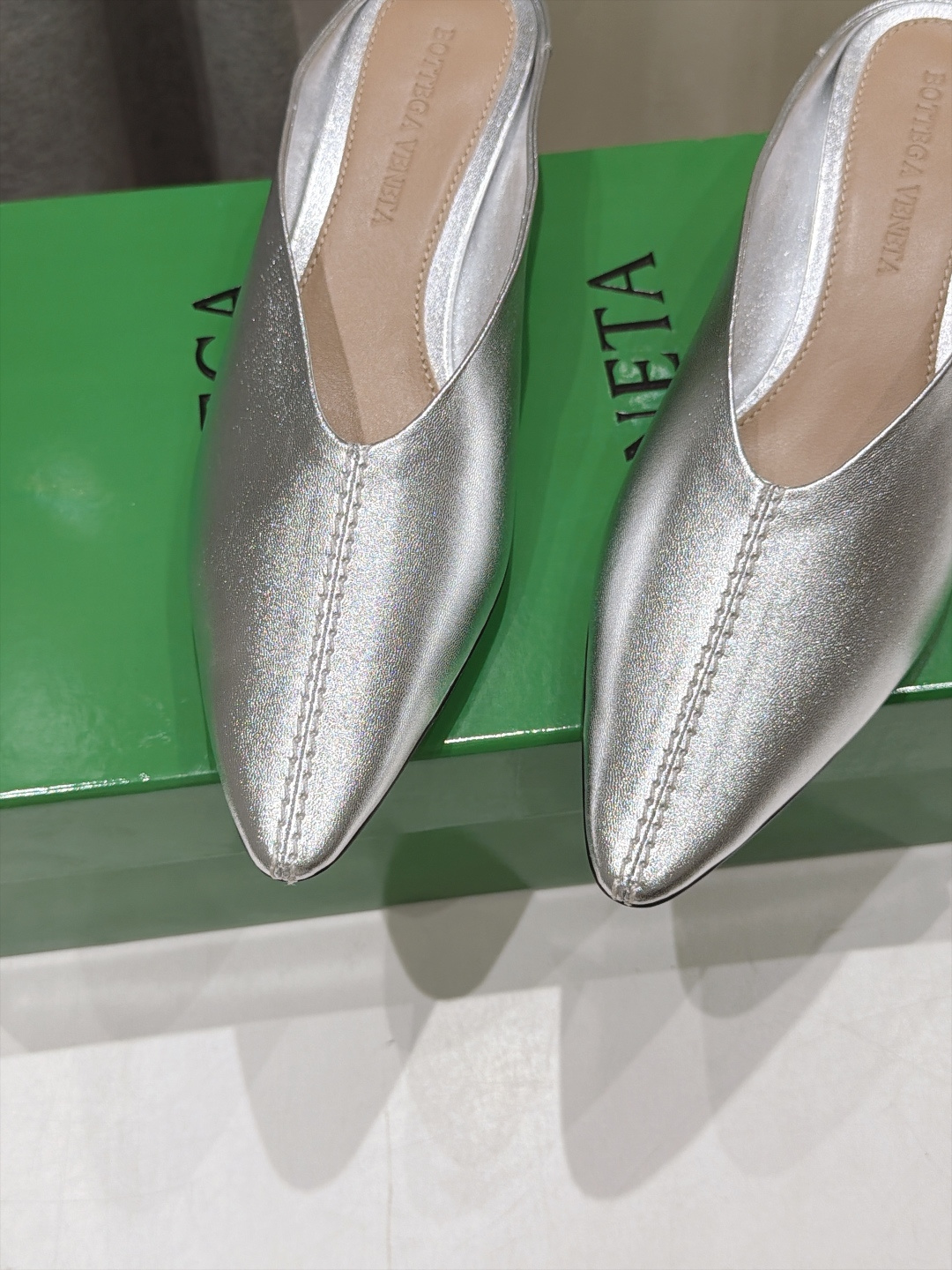 高版本出厂  Bottega Veneta/BV F065 2026ss秋冬新款Parco Mule女士玛丽珍仙女风高跟