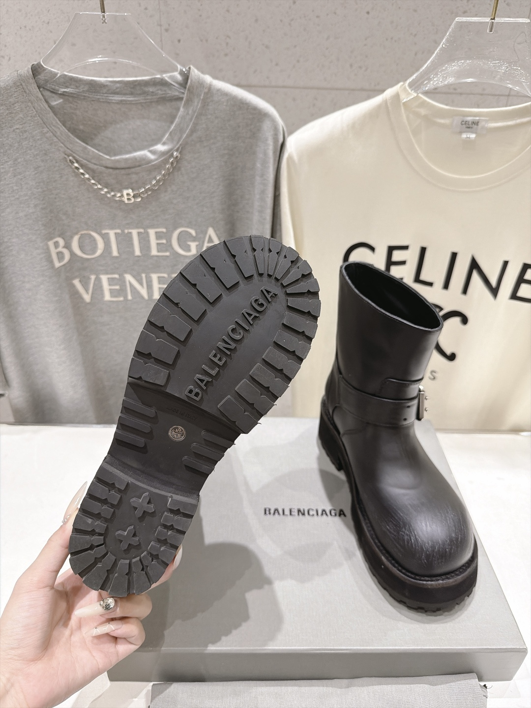 高版本出厂  男码+30   BALENCIAG*巴黎世家F046 2026ss秋冬新款情侣款毒液靴机车靴马丁靴短靴 最