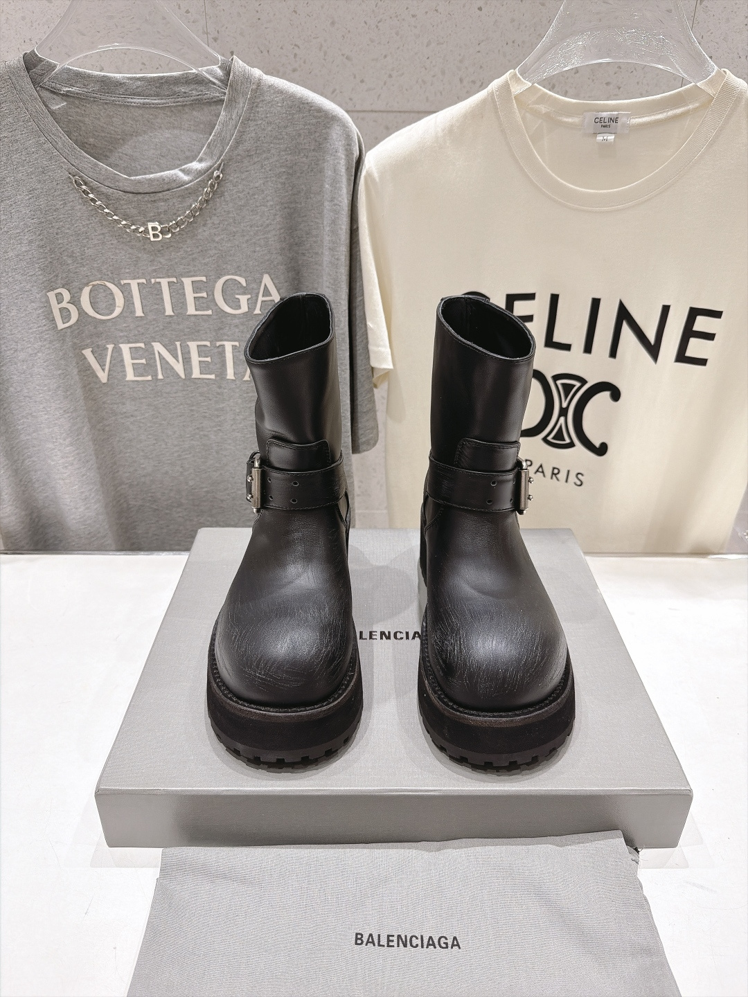 高版本出厂  男码+30   BALENCIAG*巴黎世家F046 2026ss秋冬新款情侣款毒液靴机车靴马丁靴短靴 最