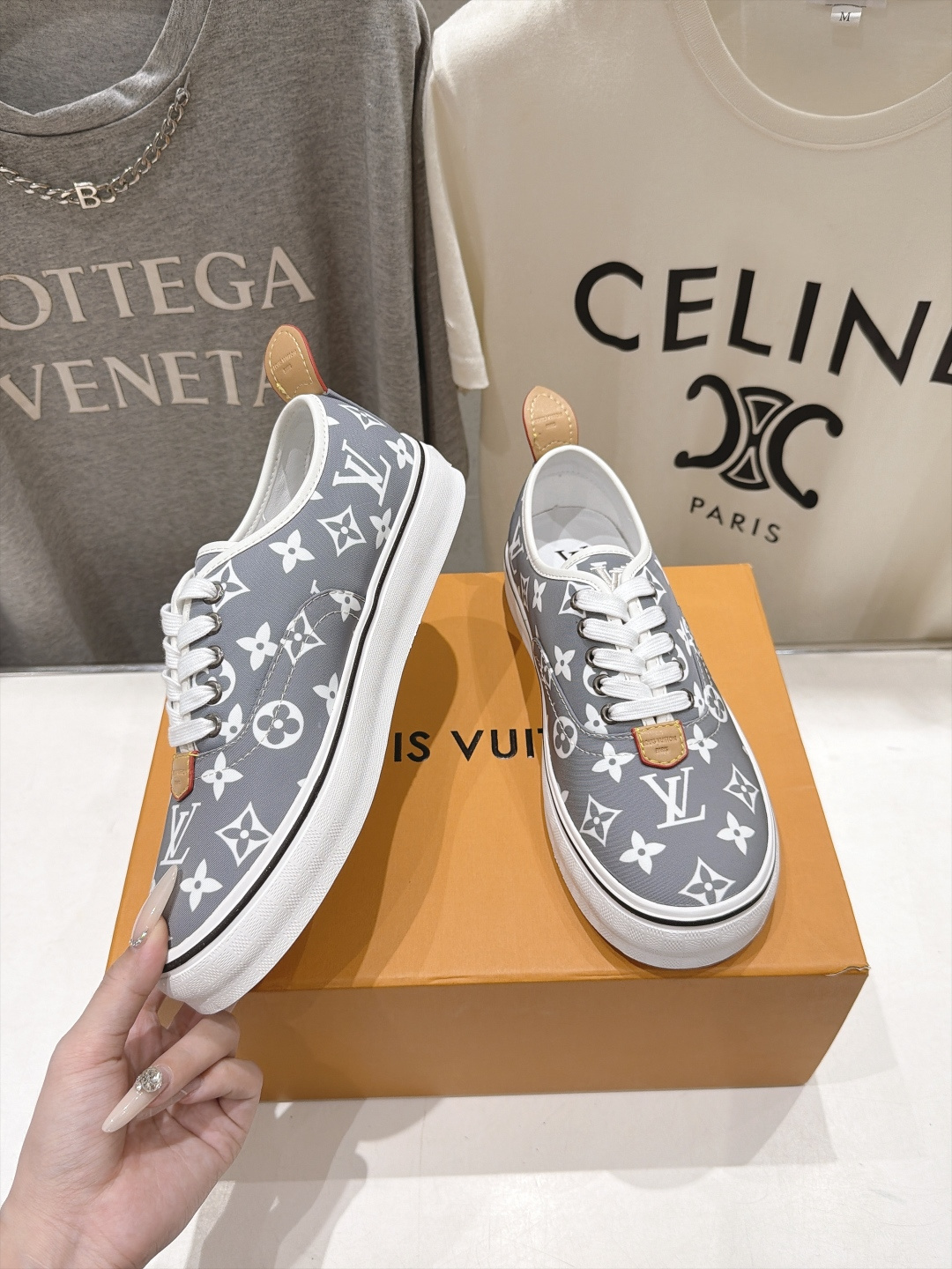 高版本出厂    LOUIS VUITTON～LV路易威登F048 L家驴牌男士新款系列厚底运动休闲鞋 原版购入开发、做