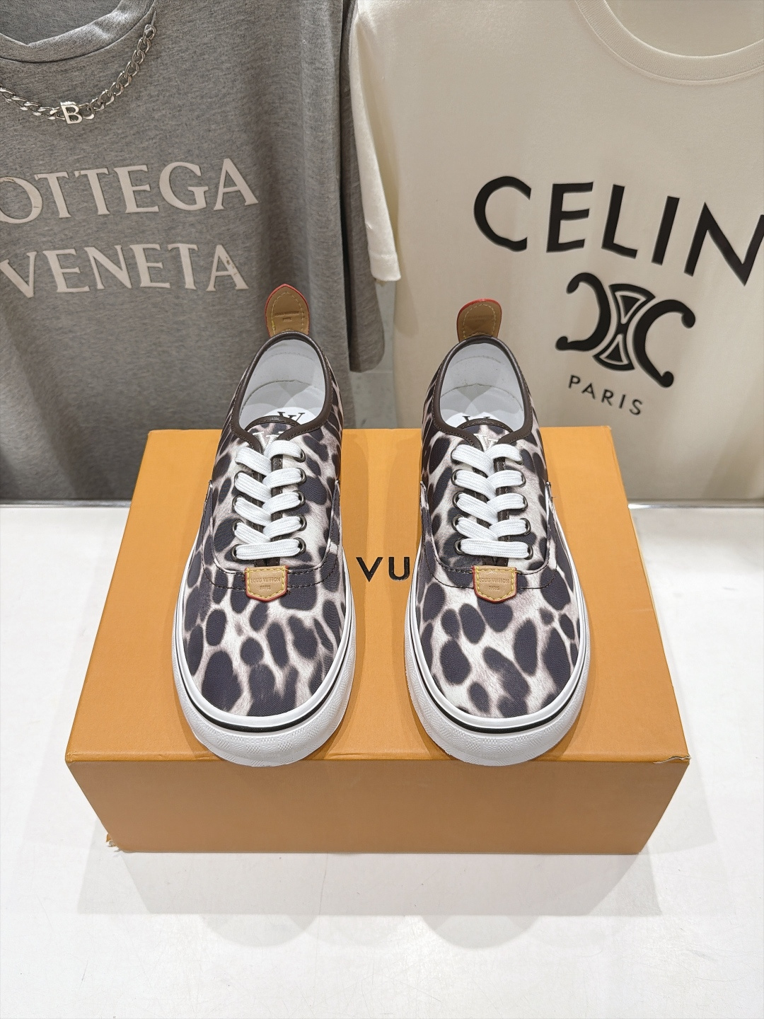 高版本出厂    LOUIS VUITTON～LV路易威登F048 L家驴牌男士新款系列厚底运动休闲鞋 原版购入开发、做