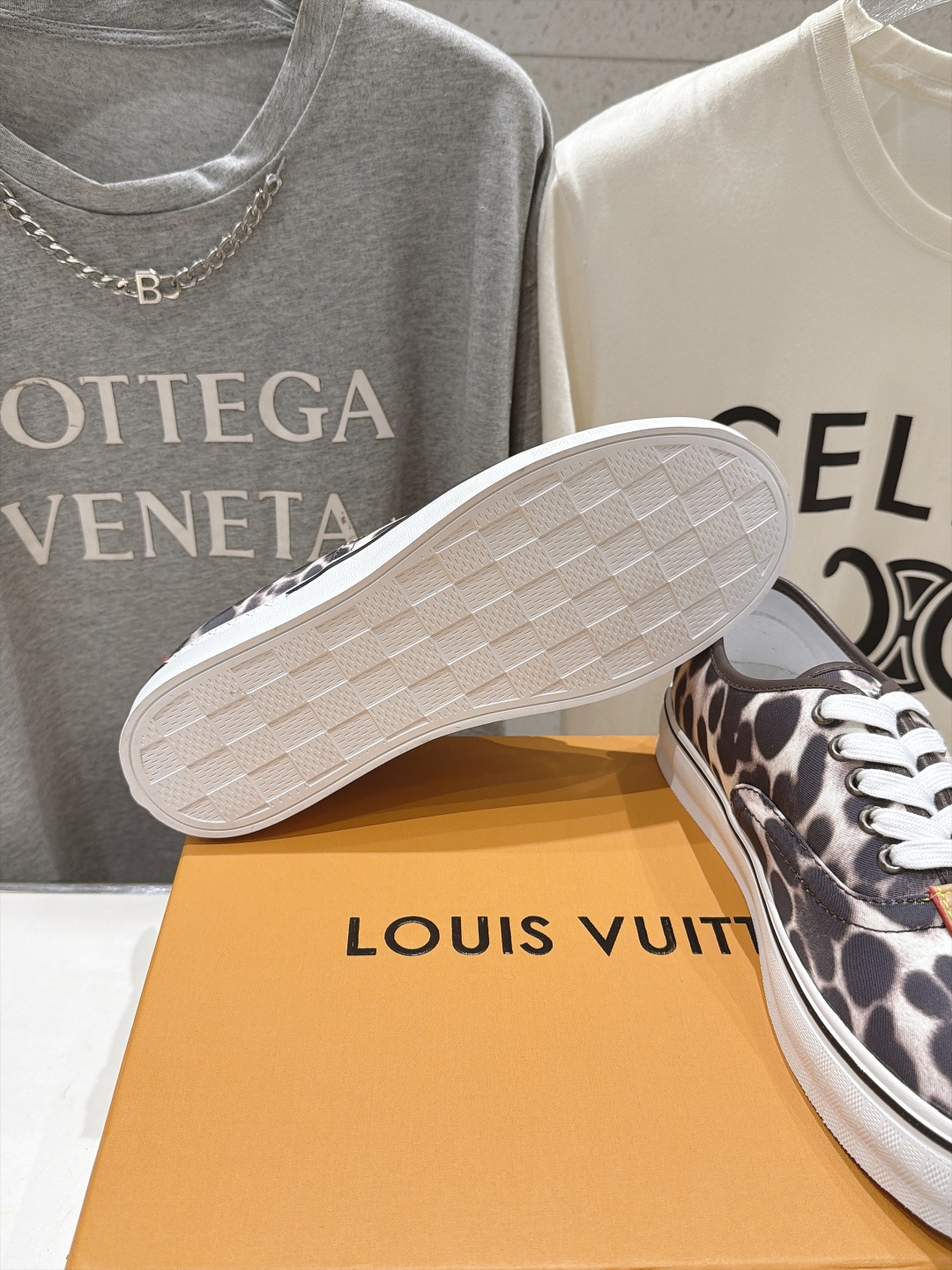 高版本出厂    LOUIS VUITTON～LV路易威登F048 L家驴牌男士新款系列厚底运动休闲鞋 原版购入开发、做