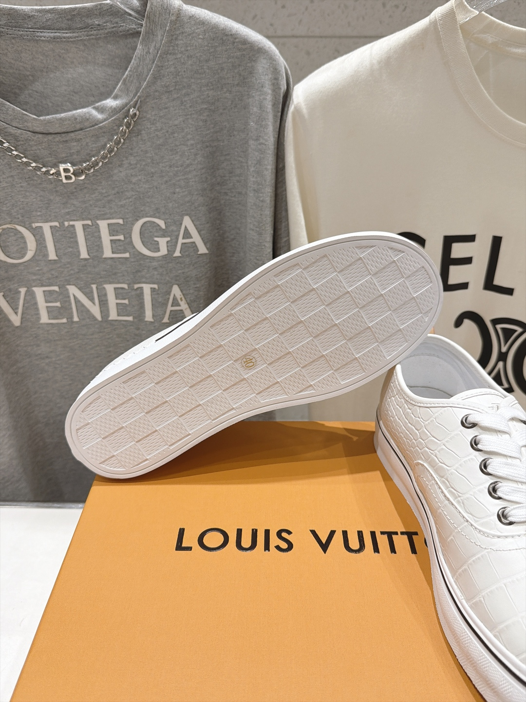 高版本出厂 皮面    LOUIS VUITTON～LV路易威登F048 L家驴牌男士新款系列厚底运动休闲鞋 原版购入开