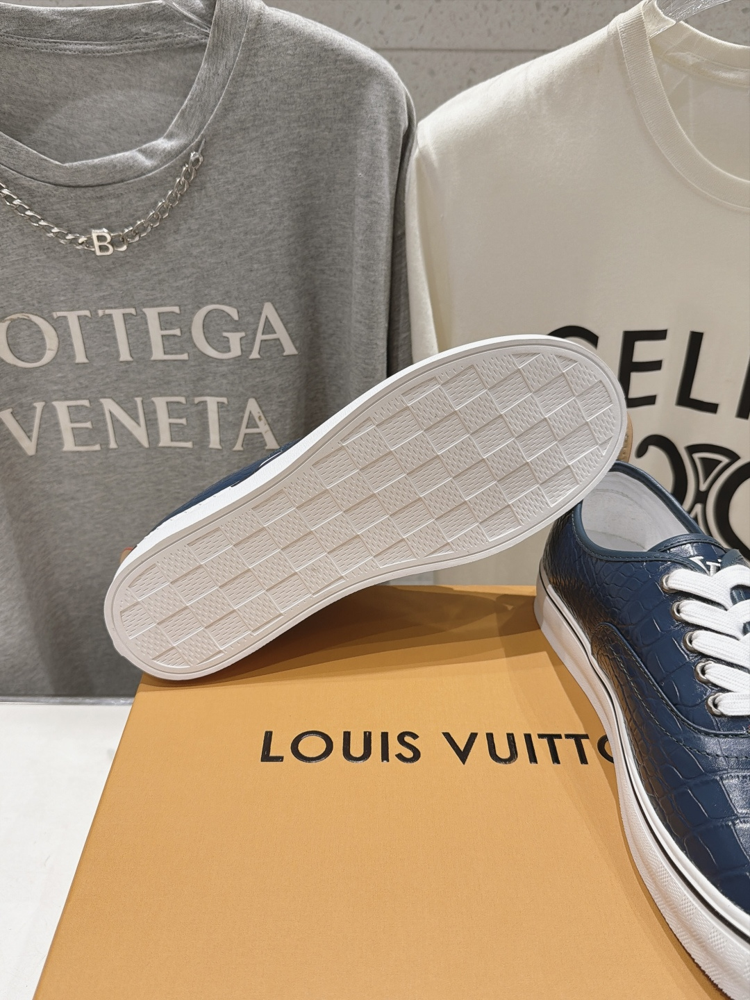 高版本出厂 皮面    LOUIS VUITTON～LV路易威登F048 L家驴牌男士新款系列厚底运动休闲鞋 原版购入开