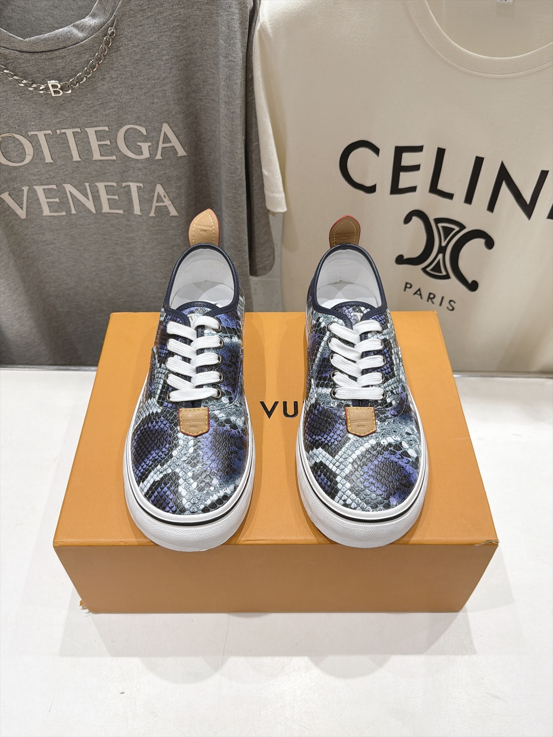 高版本出厂 皮面    LOUIS VUITTON～LV路易威登F048 L家驴牌男士新款系列厚底运动休闲鞋 原版购入开