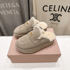 高版本出厂 MiuMiu 缪缪F027 2026ss秋冬🆕专柜新品厚底半包毛毛拖鞋半拖~ 帅气百搭,时尚感满满!上脚 高版本出厂 MiuMiu 缪缪F027 2026ss秋冬🆕专柜新品厚底半包毛毛拖鞋半拖~ 帅气百搭,时尚感满满!上脚