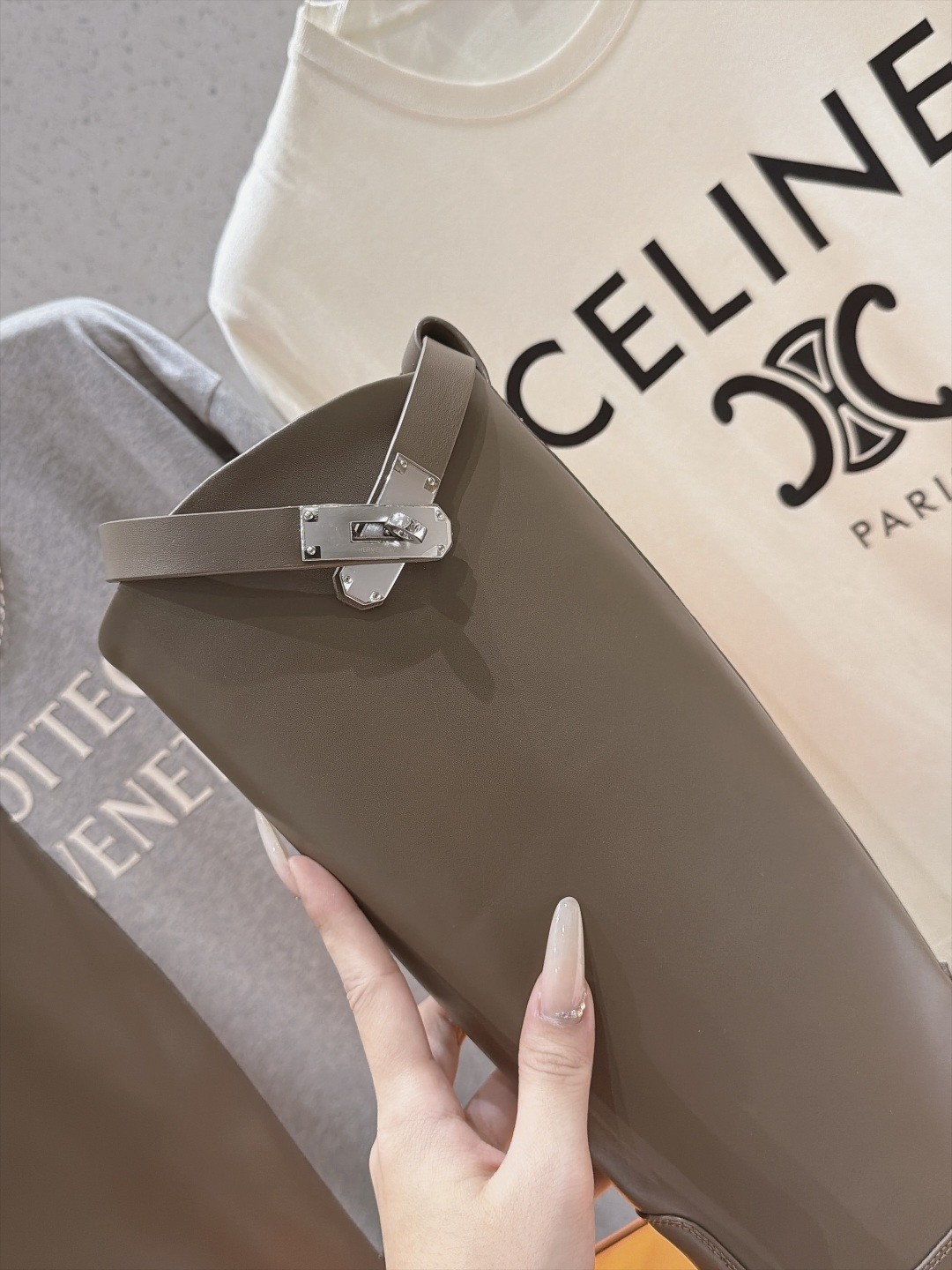 高版本出厂  Hermes 爱马仕F062  H家2026ss秋冬新款直筒靴过膝长靴  顶级品质~ 鞋型很好看，经典简约