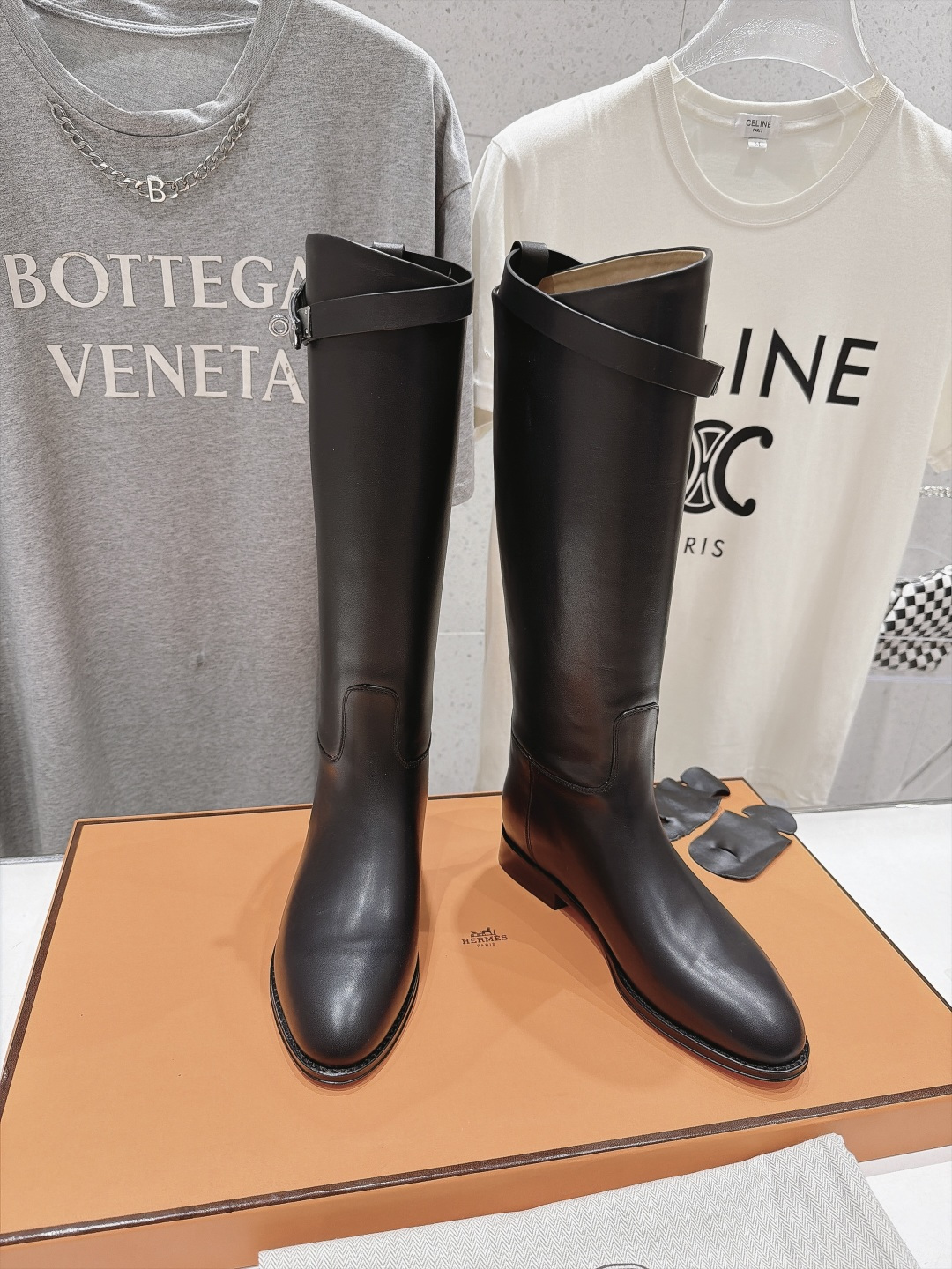 高版本出厂  Hermes 爱马仕F062  H家2026ss秋冬新款直筒靴过膝长靴  顶级品质~ 鞋型很好看，经典简约