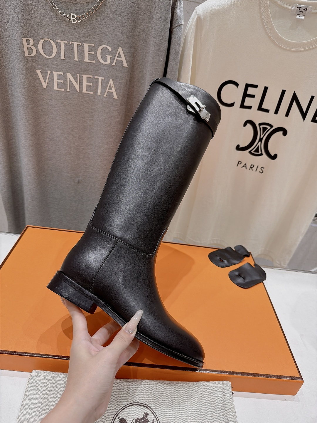 高版本出厂  Hermes 爱马仕F062  H家2026ss秋冬新款直筒靴过膝长靴  顶级品质~ 鞋型很好看，经典简约