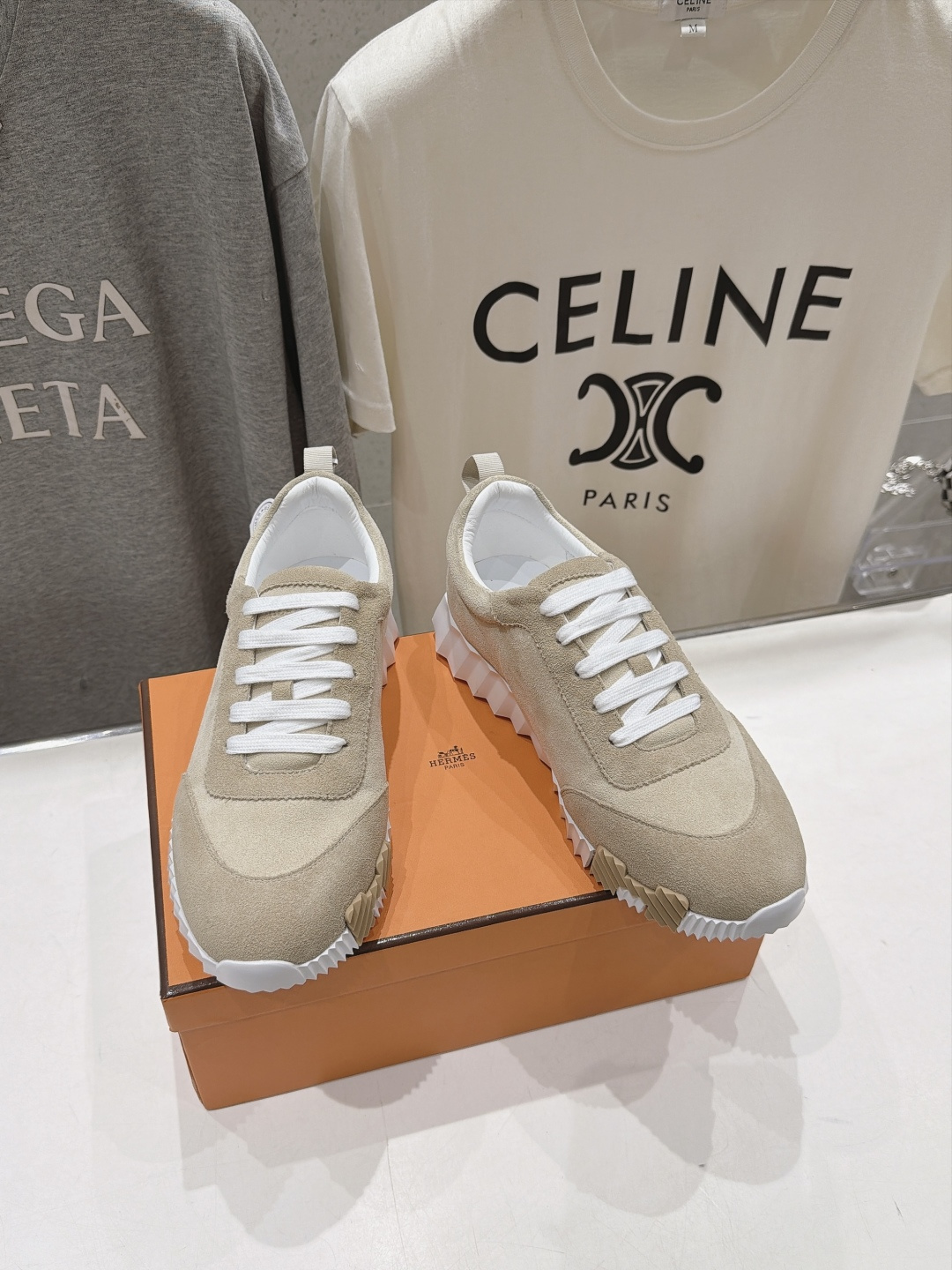高版本出厂 男码+10 情侣款    Hermes/爱马仕F056 H家26ss新款情侣运动休闲鞋跑步鞋 经典运动风格+