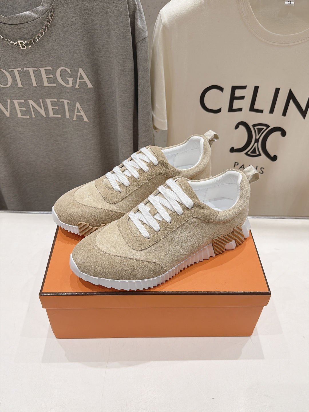 高版本出厂 男码+10 情侣款    Hermes/爱马仕F056 H家26ss新款情侣运动休闲鞋跑步鞋 经典运动风格+