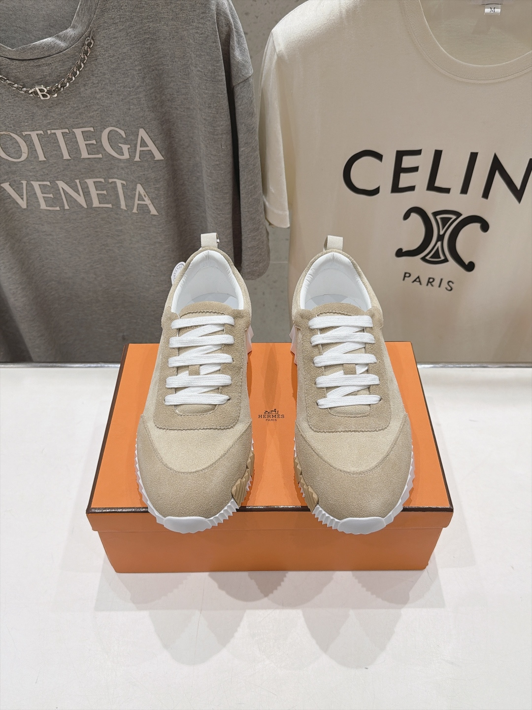 高版本出厂 男码+10 情侣款    Hermes/爱马仕F056 H家26ss新款情侣运动休闲鞋跑步鞋 经典运动风格+