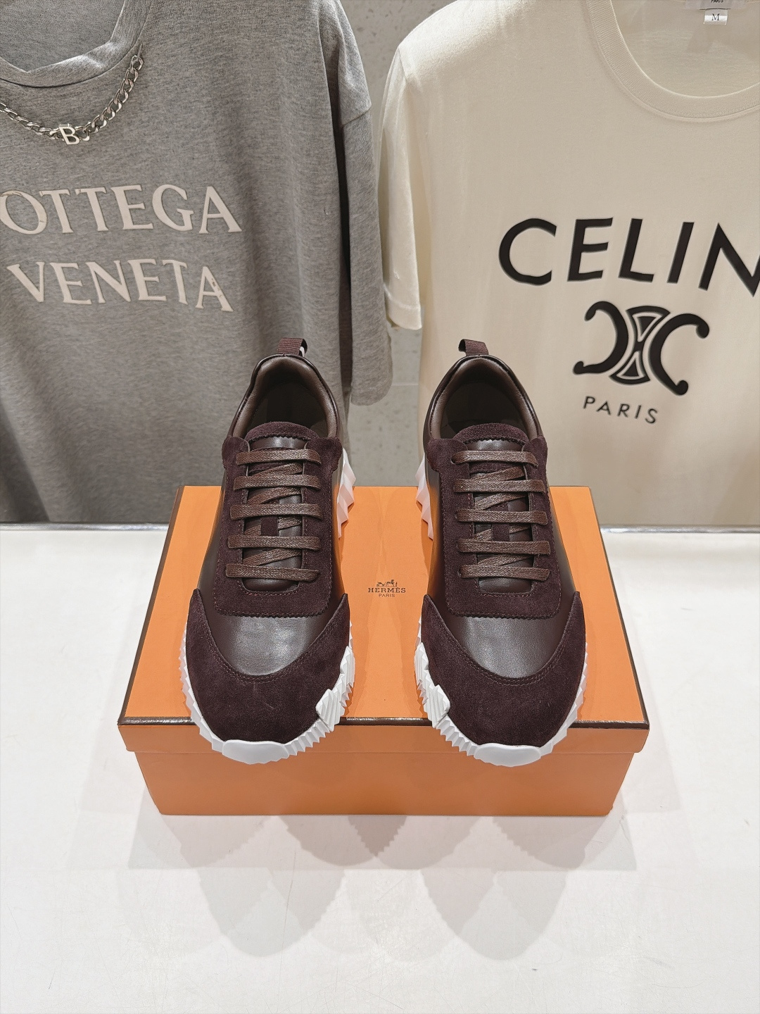 高版本出厂 男码+10 情侣款    Hermes/爱马仕F056 H家26ss新款情侣运动休闲鞋跑步鞋 经典运动风格+