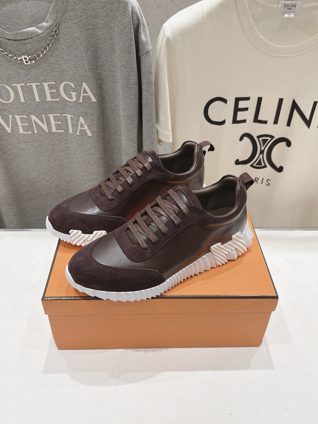 高版本出厂 男码+10 情侣款    Hermes/爱马仕F056 H家26ss新款情侣运动休闲鞋跑步鞋 经典运动风格+