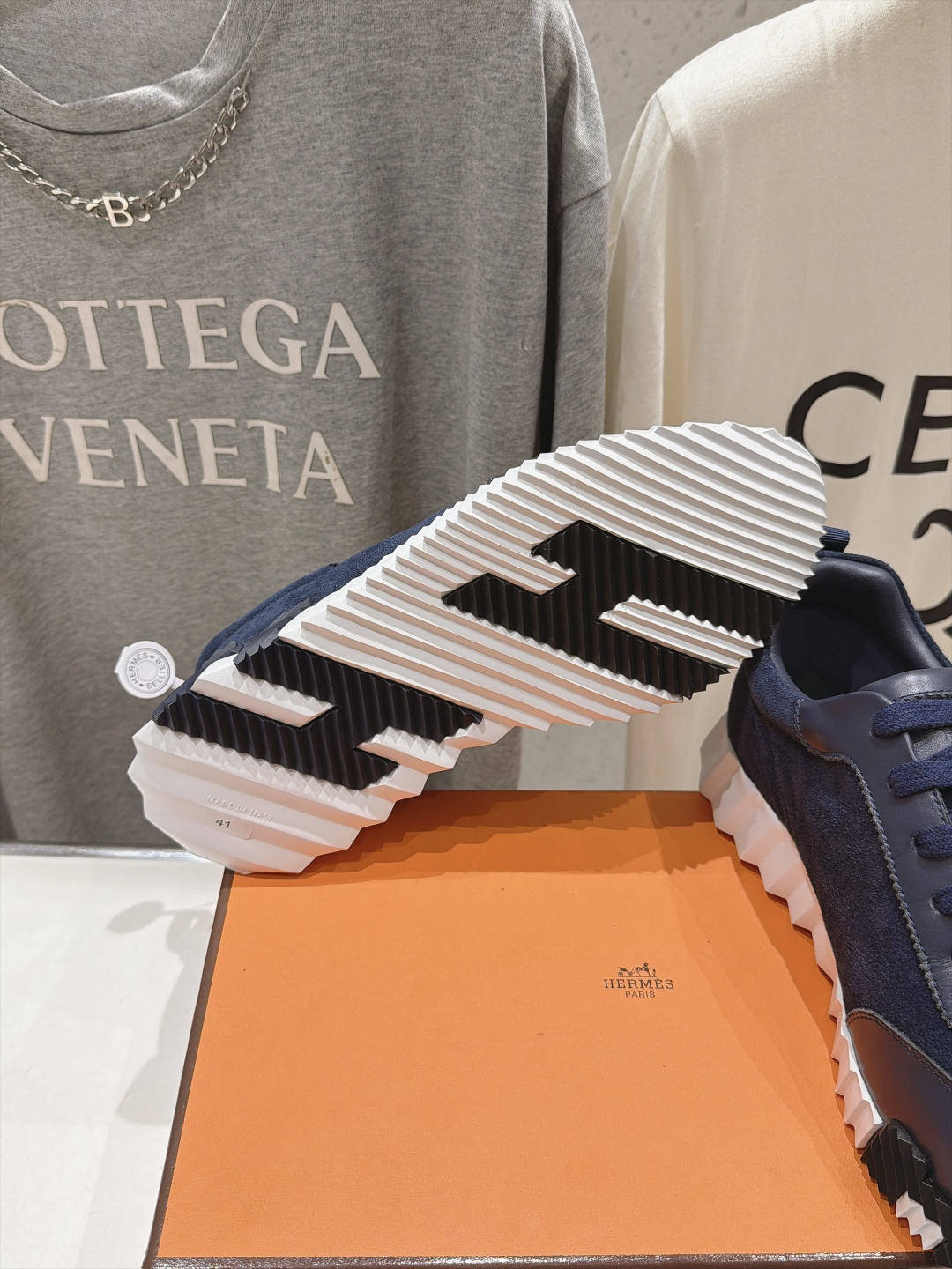 高版本出厂 男码+10 情侣款    Hermes/爱马仕F056 H家26ss新款情侣运动休闲鞋跑步鞋 经典运动风格+