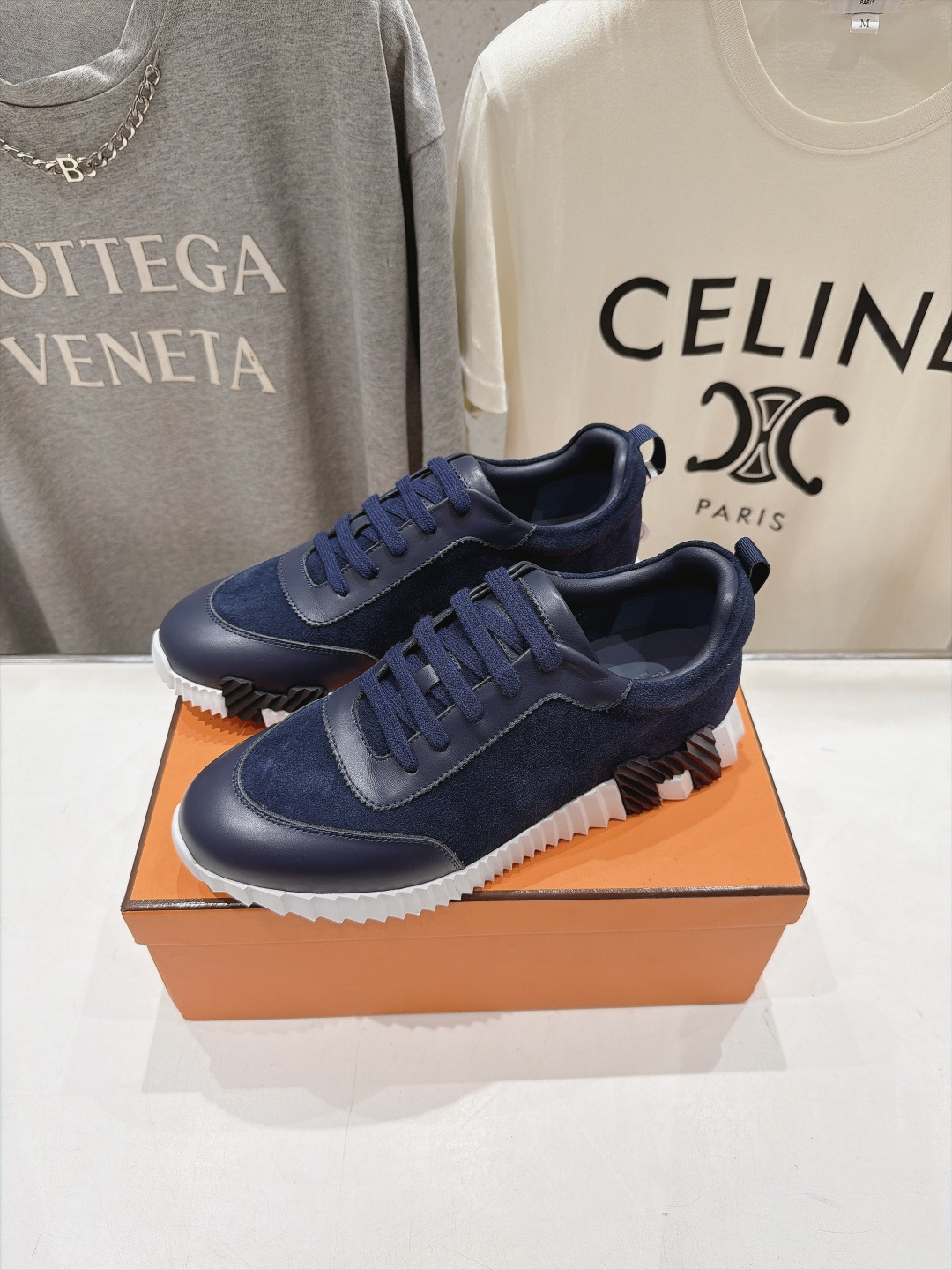 高版本出厂 男码+10 情侣款    Hermes/爱马仕F056 H家26ss新款情侣运动休闲鞋跑步鞋 经典运动风格+