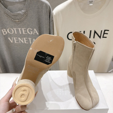 高版本出厂 Maison Margiela MM6马吉拉F055 26ss秋冬季新品高跟短靴 MM6这款短靴设计非常 高版本出厂 Maison Margiela MM6马吉拉F055 26ss秋冬季新品高跟短靴 MM6这款短靴设计非常