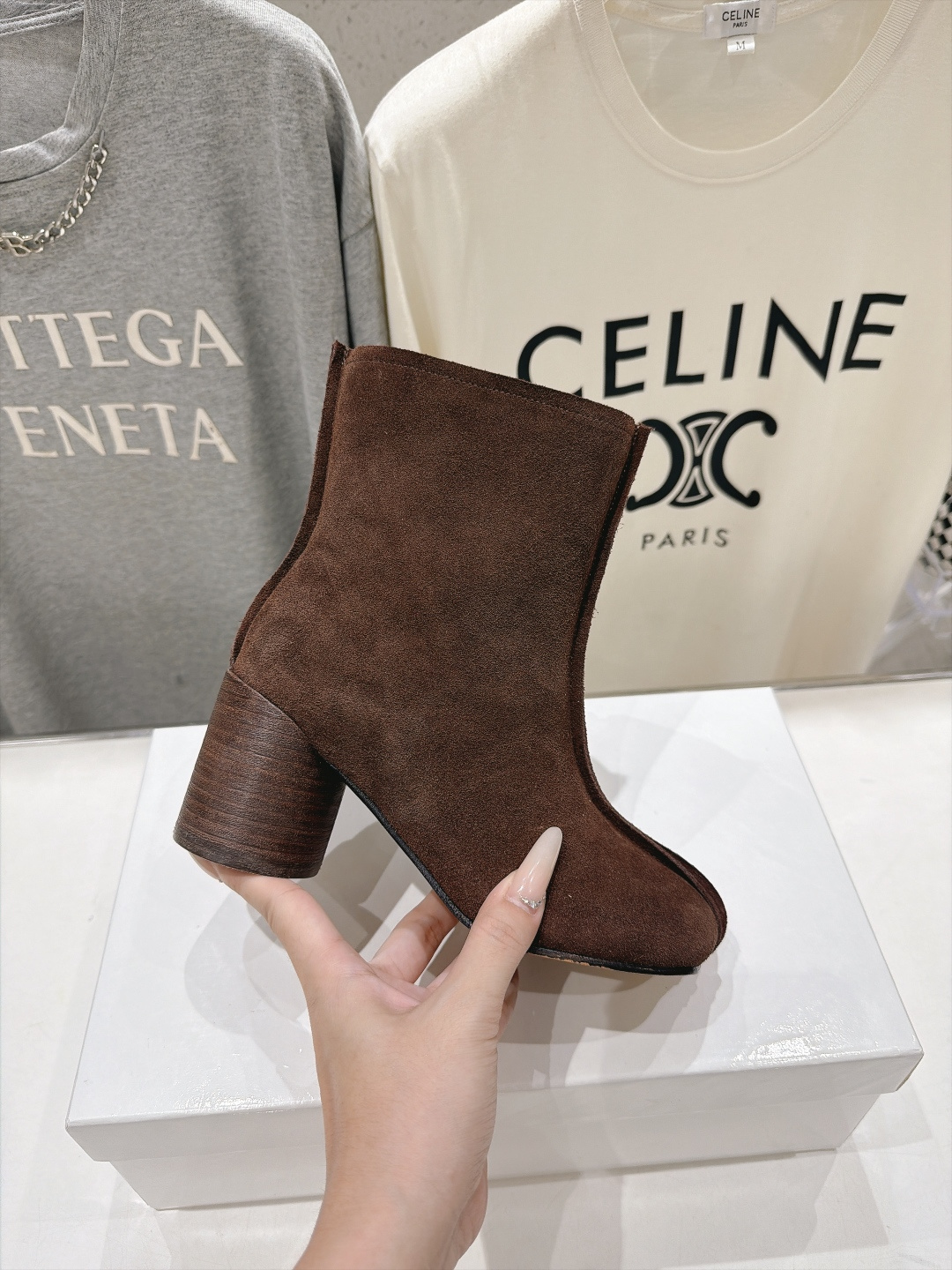 高版本出厂   Maison Margiela MM6马吉拉F055 26ss秋冬季新品高跟短靴 MM6这款短靴设计非常