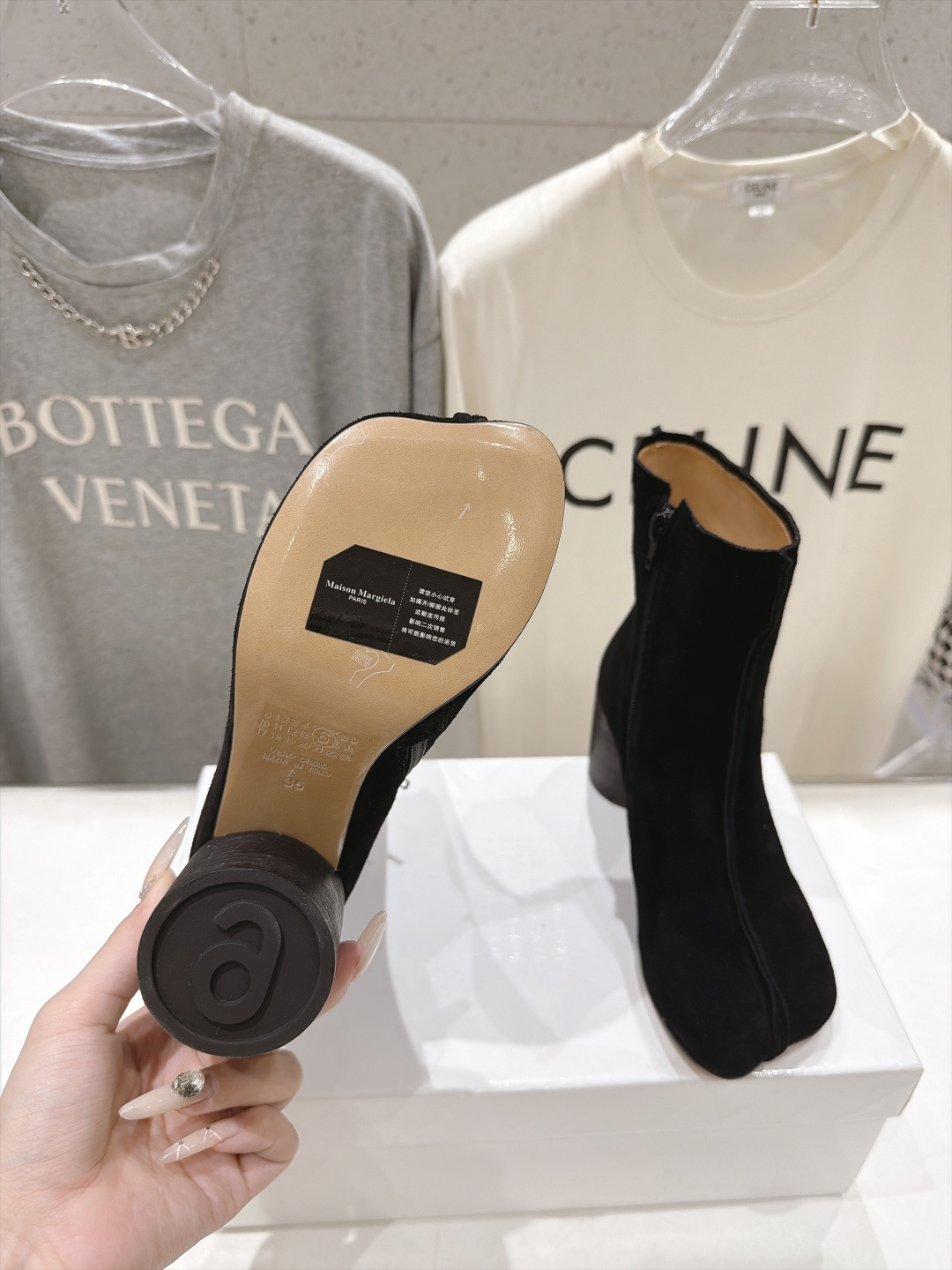 高版本出厂   Maison Margiela MM6马吉拉F055 26ss秋冬季新品高跟短靴 MM6这款短靴设计非常