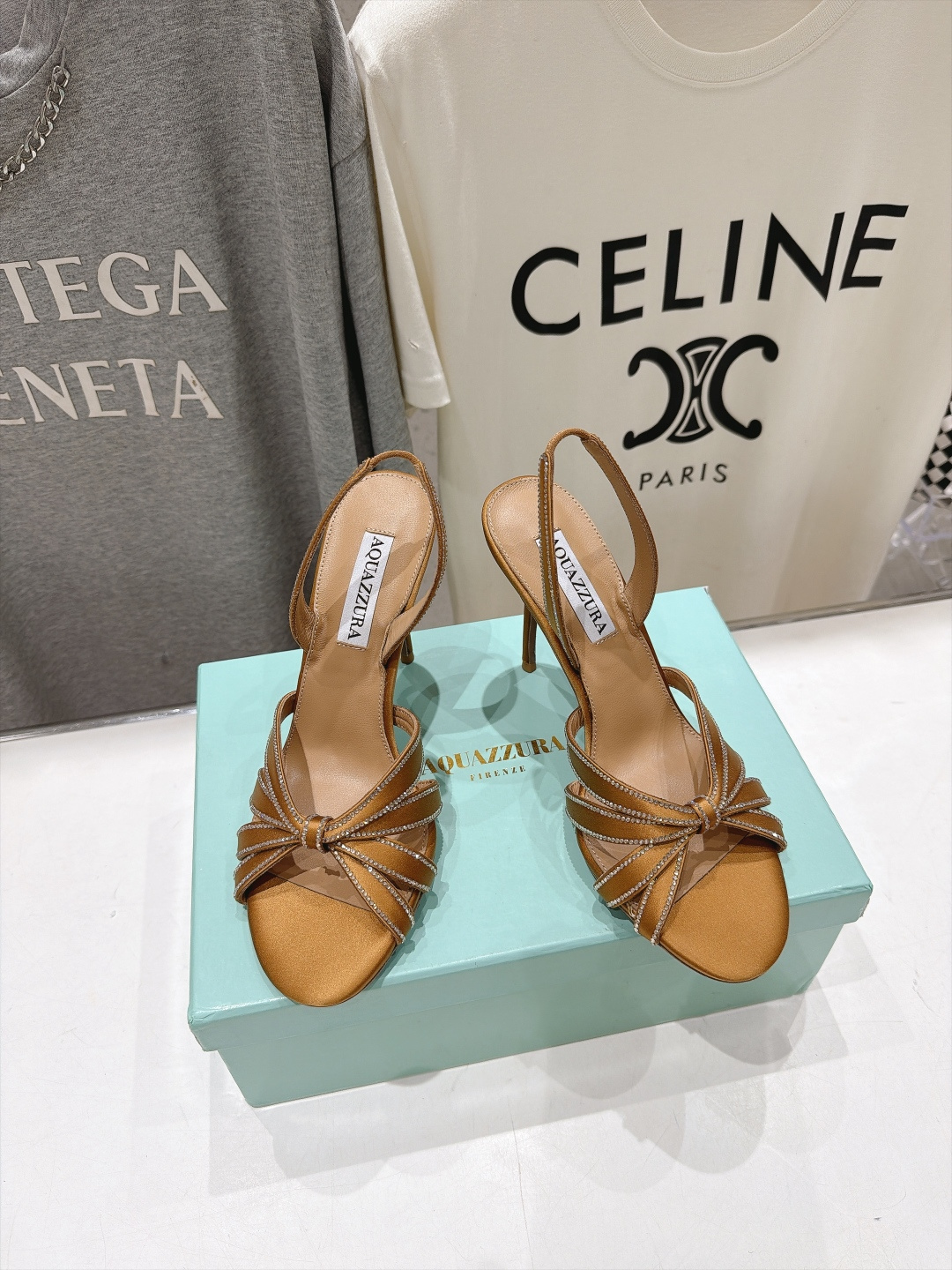 高版本出厂  「ᴀqᴜᴀᴢᴢᴜʀᴀ」AQUAZZURA/菠萝F072 2026ss夏季新款真丝烫钻高跟鞋凉鞋 _____