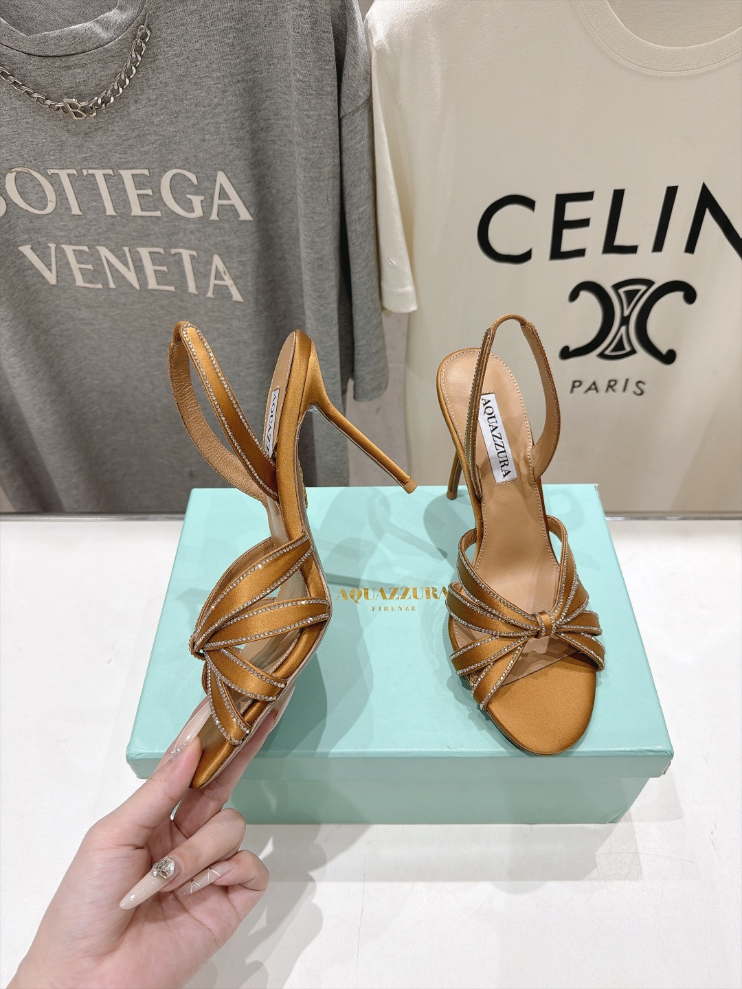 高版本出厂  「ᴀqᴜᴀᴢᴢᴜʀᴀ」AQUAZZURA/菠萝F072 2026ss夏季新款真丝烫钻高跟鞋凉鞋 _____