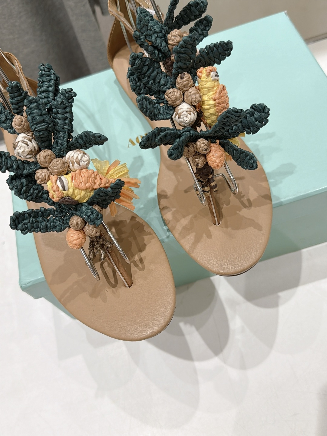 高版本出厂  「ᴀqᴜᴀᴢᴢᴜʀᴀ」AQUAZZURA/菠萝F072 2026ss新款海洋风编织配饰平底凉鞋 _____