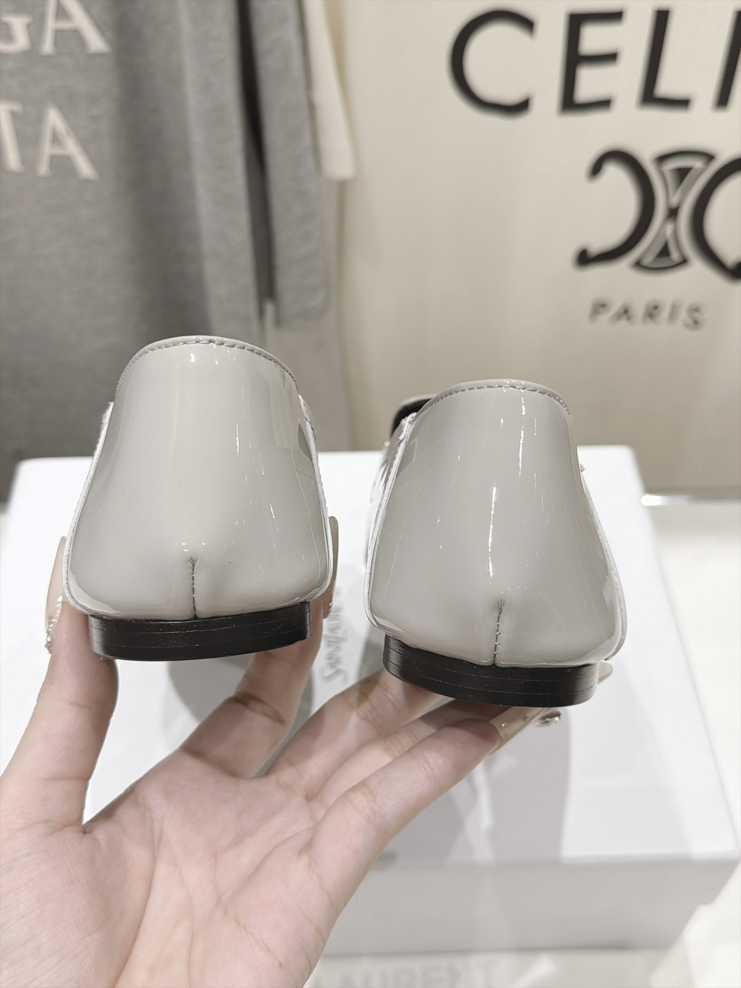 高版本出厂 SAINT LAURENT*圣罗兰F061 ysl 26ss全新走秀款玛丽珍平底鞋单鞋~可踩后跟 唯有YS 高版本出厂 SAINT LAURENT*圣罗兰F061 ysl 26ss全新走秀款玛丽珍平底鞋单鞋~可踩后跟 唯有YS