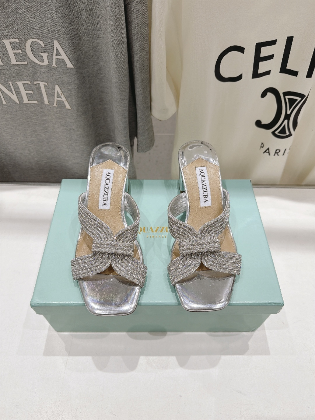 高版本出厂  「ᴀqᴜᴀᴢᴢᴜʀᴀ」AQUAZZURA/菠萝F072 2026ss夏季新款串珠水钻高跟拖鞋 ______