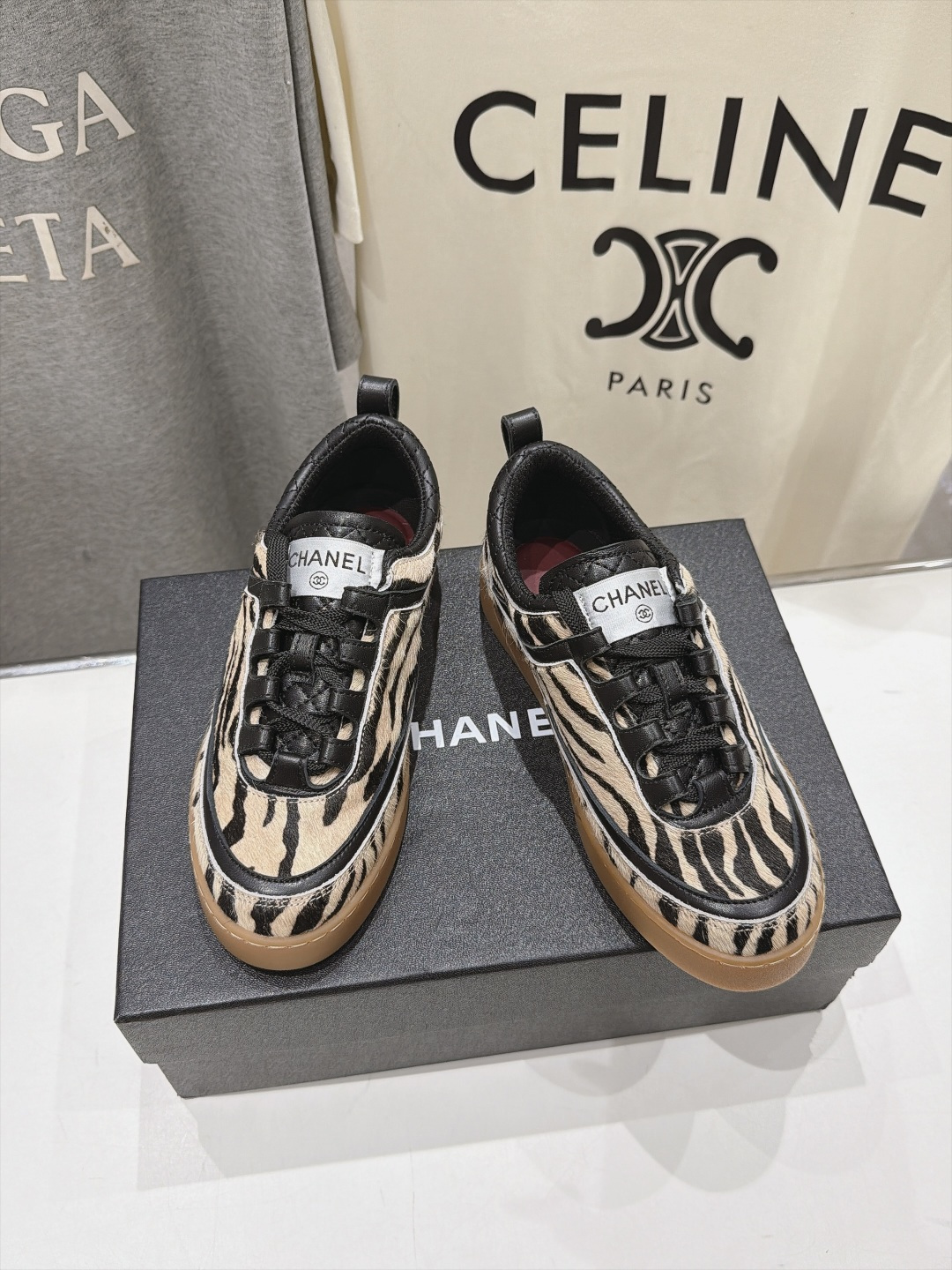 高版本出厂    Chanel* 香奈儿F015 小香2026ss最新款斑马纹系带休闲鞋 网红明星小红书狂追热推发售， 