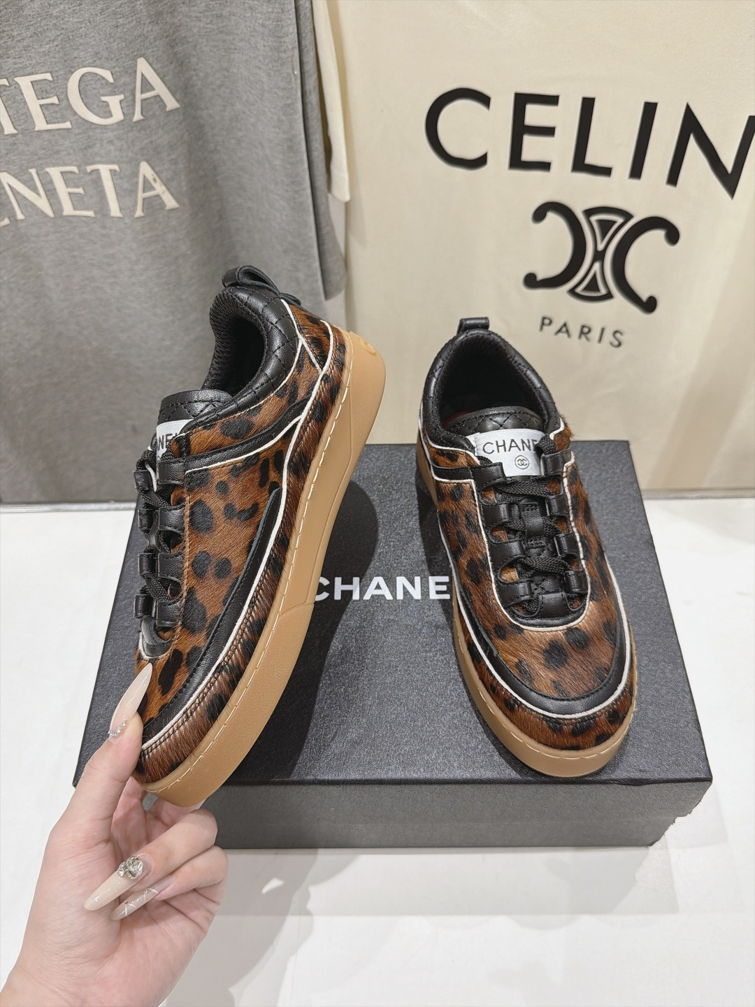 高版本出厂    Chanel* 香奈儿F015 小香2026ss最新款斑马纹系带休闲鞋 网红明星小红书狂追热推发售， 