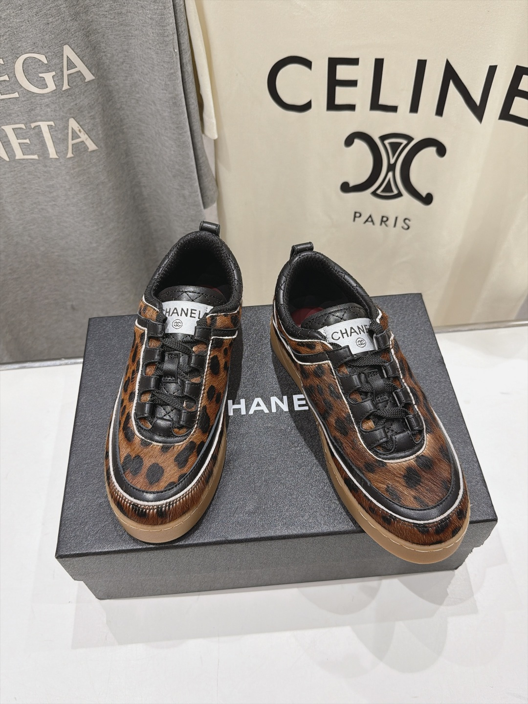 高版本出厂    Chanel* 香奈儿F015 小香2026ss最新款斑马纹系带休闲鞋 网红明星小红书狂追热推发售， 