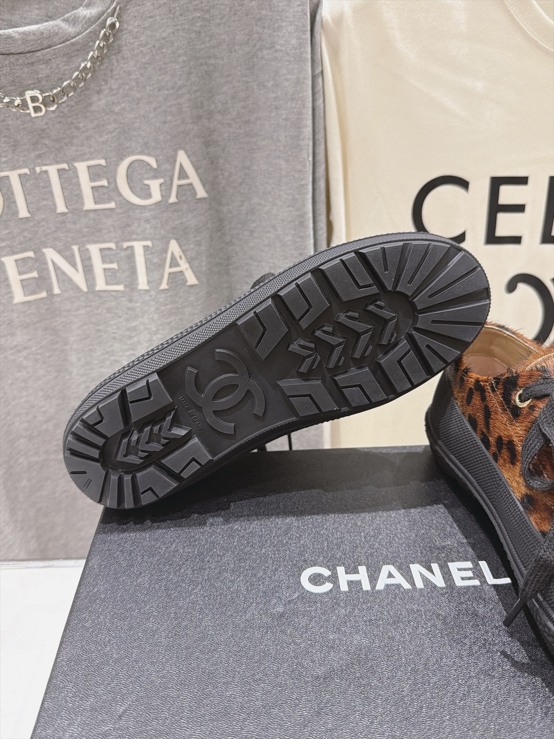 高版本出厂    Chanel* 香奈儿F015 小香2026ss最新款斑马纹系带休闲鞋 网红明星小红书狂追热推发售， 