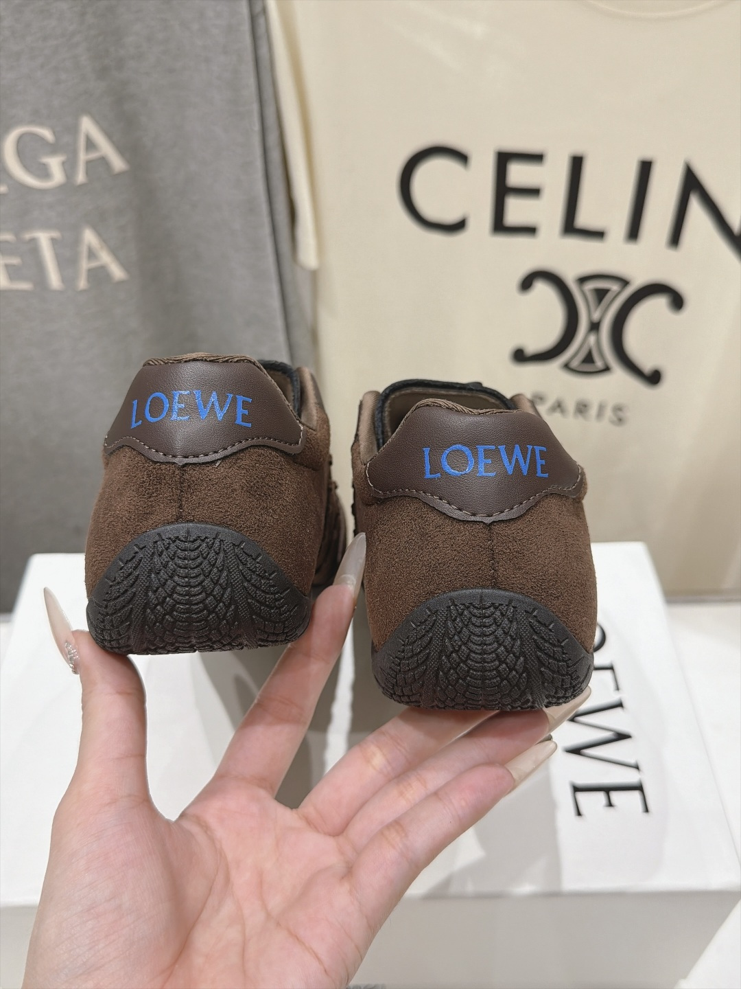 高版本出厂 LOEWE/罗意威F036 26ss秋冬新款绑带复古英伦风休闲鞋德训鞋 原版购入开发,这将是引爆早秋的 高版本出厂 LOEWE/罗意威F036 26ss秋冬新款绑带复古英伦风休闲鞋德训鞋 原版购入开发,这将是引爆早秋的