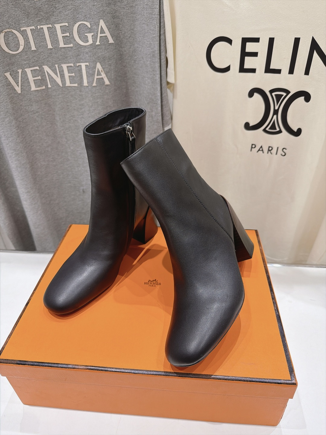高版本出厂   Hermes 爱马仕F057 new H家2026ss新款高跟短靴 鞋型很好看，见到到极致的造型，搭配k