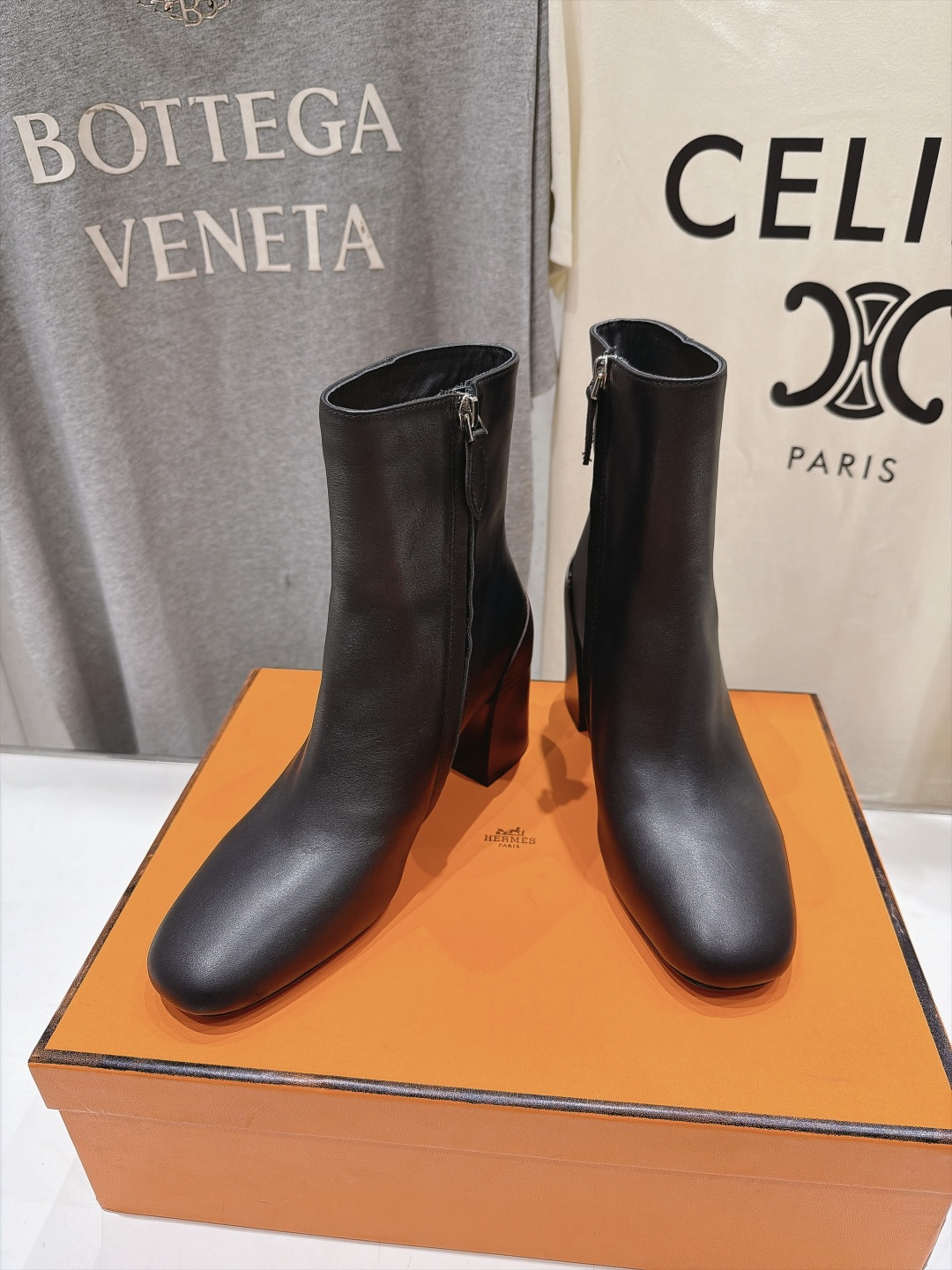 高版本出厂   Hermes 爱马仕F057 new H家2026ss新款高跟短靴 鞋型很好看，见到到极致的造型，搭配k