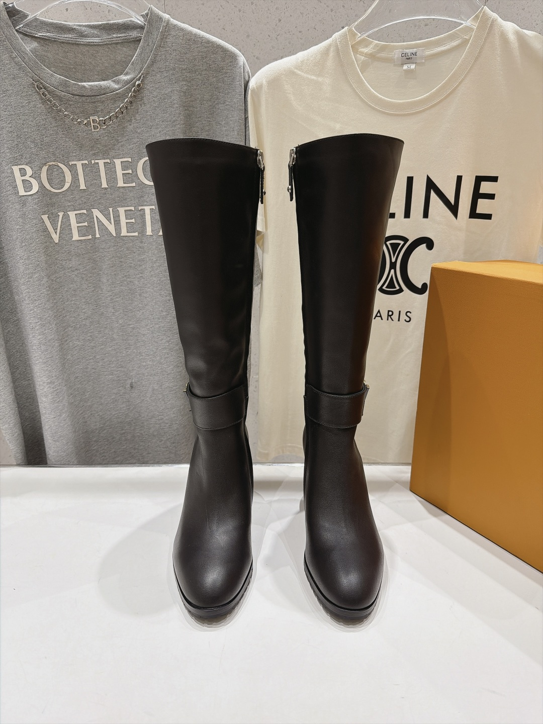 高版本出厂   LOUIS VUITTON  26ss LV驴牌新款英伦风牛皮高跟长靴 楦型百搭瘦脚yyds.造型立体饱