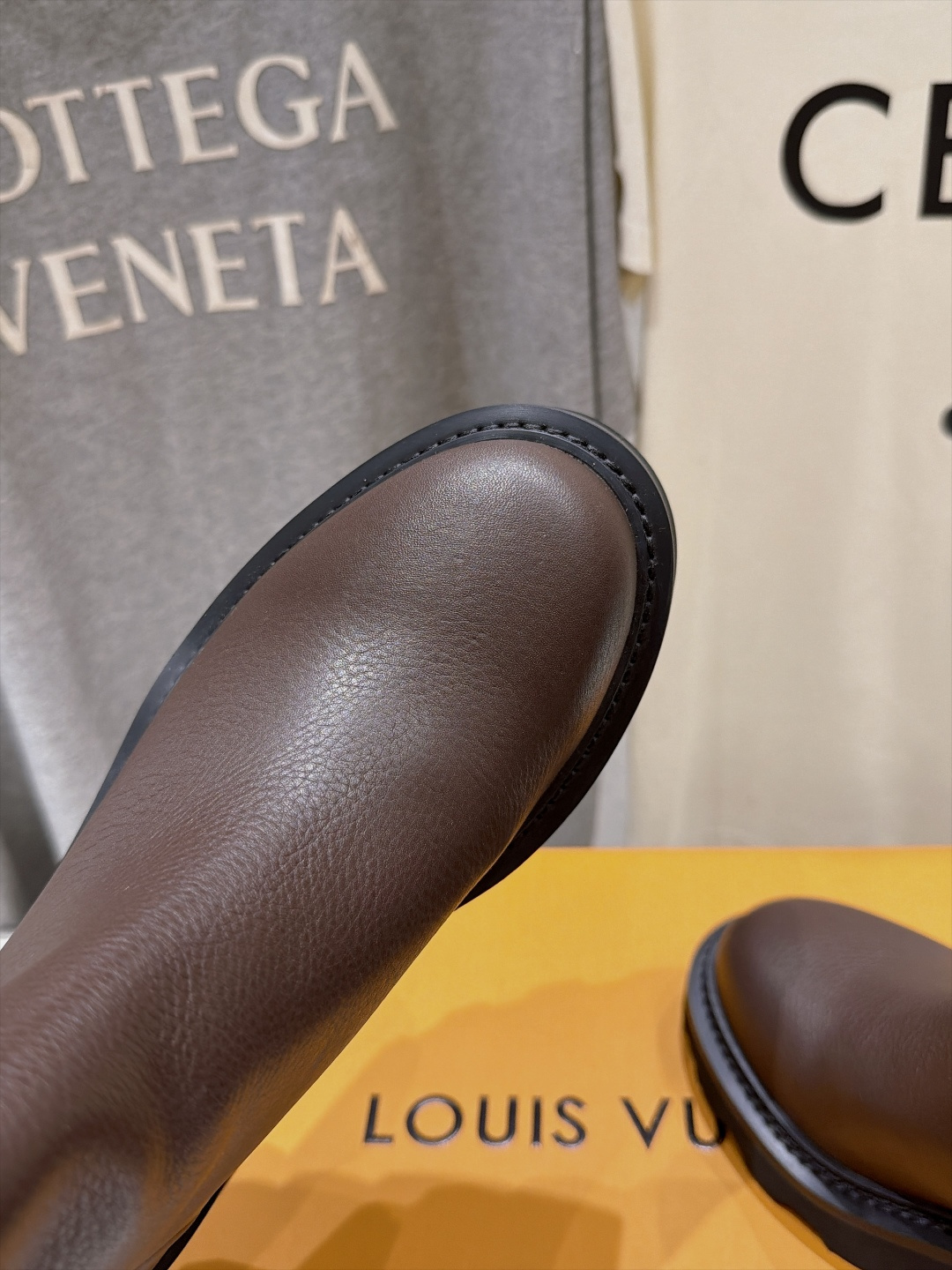 高版本出厂   LOUIS VUITTON  26ss LV驴牌新款英伦风帅气马丁靴短靴 楦型百搭瘦脚yyds.造型立体