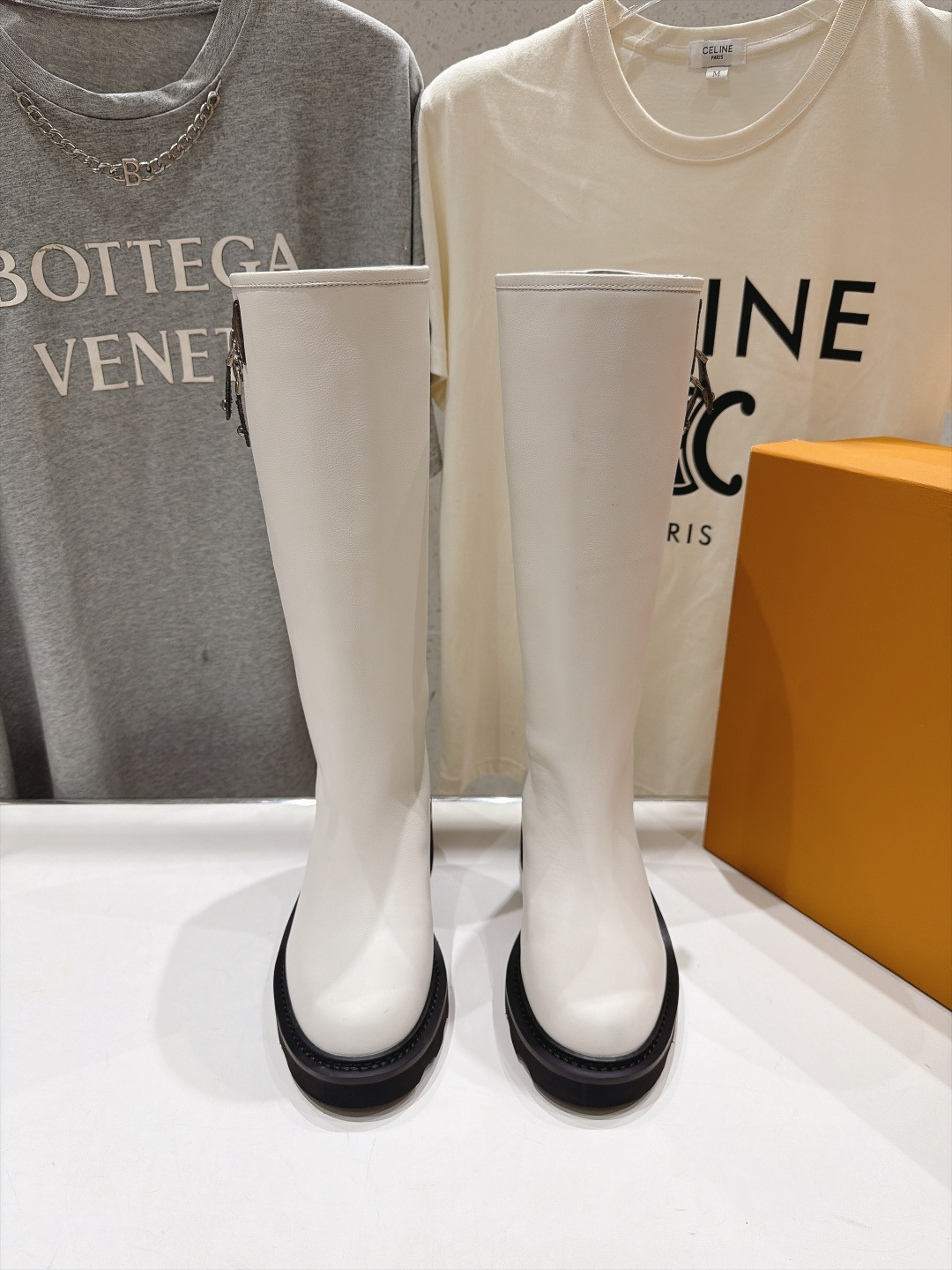 高版本出厂   LOUIS VUITTON  26ss LV驴牌新款英伦风帅气马丁靴长靴 楦型百搭瘦脚yyds.造型立体
