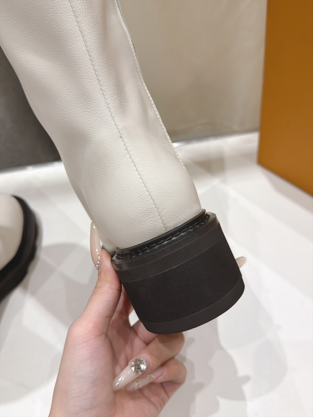 高版本出厂   LOUIS VUITTON  26ss LV驴牌新款英伦风帅气马丁靴长靴 楦型百搭瘦脚yyds.造型立体