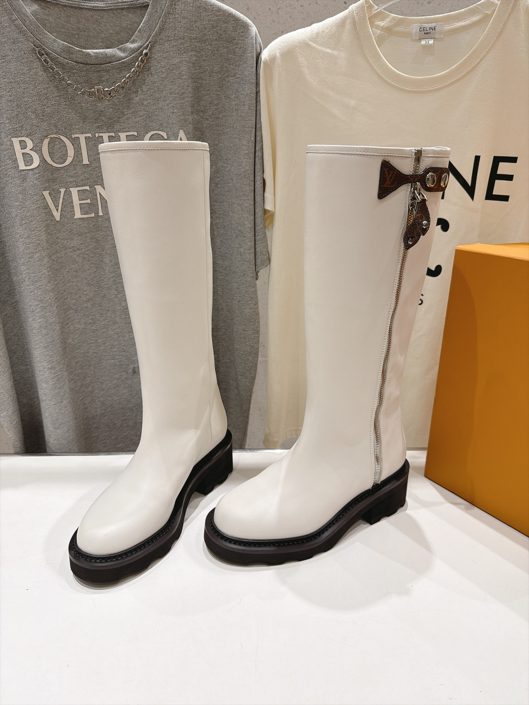 高版本出厂   LOUIS VUITTON  26ss LV驴牌新款英伦风帅气马丁靴长靴 楦型百搭瘦脚yyds.造型立体