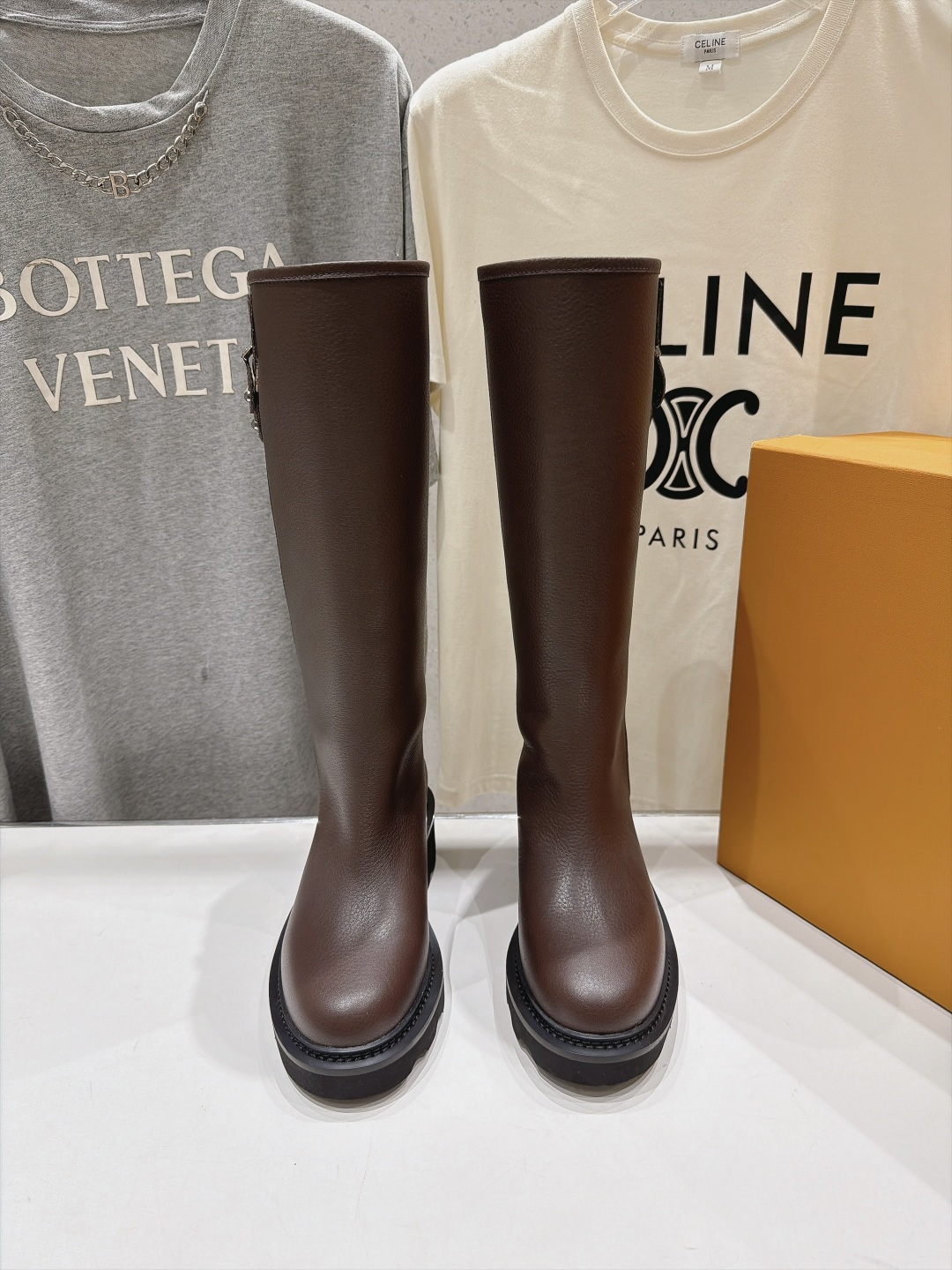 高版本出厂   LOUIS VUITTON  26ss LV驴牌新款英伦风帅气马丁靴长靴 楦型百搭瘦脚yyds.造型立体