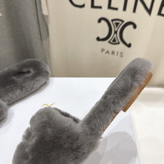 高版本出厂 Dior/迪奥F075 2026ss秋冬新款字母平底毛毛拖鞋!经典立体刺绣搭配进口羊毛,舒适度百分百!冬季 高版本出厂 Dior/迪奥F075 2026ss秋冬新款字母平底毛毛拖鞋!经典立体刺绣搭配进口羊毛,舒适度百分百!冬季
