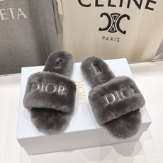 高版本出厂 Dior/迪奥F075 2026ss秋冬新款字母平底毛毛拖鞋!经典立体刺绣搭配进口羊毛,舒适度百分百!冬季 高版本出厂 Dior/迪奥F075 2026ss秋冬新款字母平底毛毛拖鞋!经典立体刺绣搭配进口羊毛,舒适度百分百!冬季