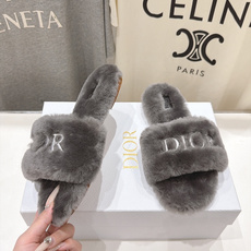 高版本出厂 Dior/迪奥F075 2026ss秋冬新款字母平底毛毛拖鞋!经典立体刺绣搭配进口羊毛,舒适度百分百!冬季 高版本出厂 Dior/迪奥F075 2026ss秋冬新款字母平底毛毛拖鞋!经典立体刺绣搭配进口羊毛,舒适度百分百!冬季