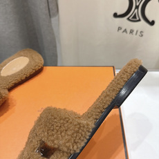 顶级出厂 Hermes*|爱马仕F075 2026ssH家新款平底毛毛拖鞋‼️ 羊羔毛特别柔软~上脚十分显白~软绵绵的 顶级出厂 Hermes*|爱马仕F075 2026ssH家新款平底毛毛拖鞋‼️ 羊羔毛特别柔软~上脚十分显白~软绵绵的