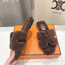 顶级出厂 Hermes*|爱马仕F075 2026ssH家新款平底毛毛拖鞋‼️ 羊羔毛特别柔软~上脚十分显白~软绵绵的 顶级出厂 Hermes*|爱马仕F075 2026ssH家新款平底毛毛拖鞋‼️ 羊羔毛特别柔软~上脚十分显白~软绵绵的