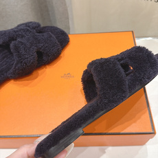 顶级出厂 Hermes*|爱马仕F075 2026ssH家新款平底毛毛拖鞋‼️ 羊羔毛特别柔软~上脚十分显白~软绵绵的 顶级出厂 Hermes*|爱马仕F075 2026ssH家新款平底毛毛拖鞋‼️ 羊羔毛特别柔软~上脚十分显白~软绵绵的