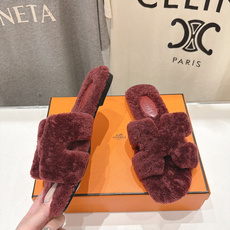 顶级出厂 Hermes*|爱马仕F075 2026ssH家新款平底毛毛拖鞋‼️ 羊羔毛特别柔软~上脚十分显白~软绵绵的 顶级出厂 Hermes*|爱马仕F075 2026ssH家新款平底毛毛拖鞋‼️ 羊羔毛特别柔软~上脚十分显白~软绵绵的