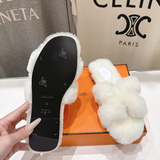 顶级出厂 Hermes*|爱马仕F075 2026ssH家新款平底毛毛拖鞋‼️ 羊羔毛特别柔软~上脚十分显白~软绵绵的 顶级出厂 Hermes*|爱马仕F075 2026ssH家新款平底毛毛拖鞋‼️ 羊羔毛特别柔软~上脚十分显白~软绵绵的