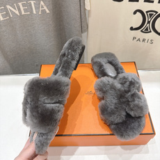 顶级出厂 Hermes*|爱马仕F075 2026ssH家新款平底毛毛拖鞋‼️ 羊羔毛特别柔软~上脚十分显白~软绵绵的 顶级出厂 Hermes*|爱马仕F075 2026ssH家新款平底毛毛拖鞋‼️ 羊羔毛特别柔软~上脚十分显白~软绵绵的